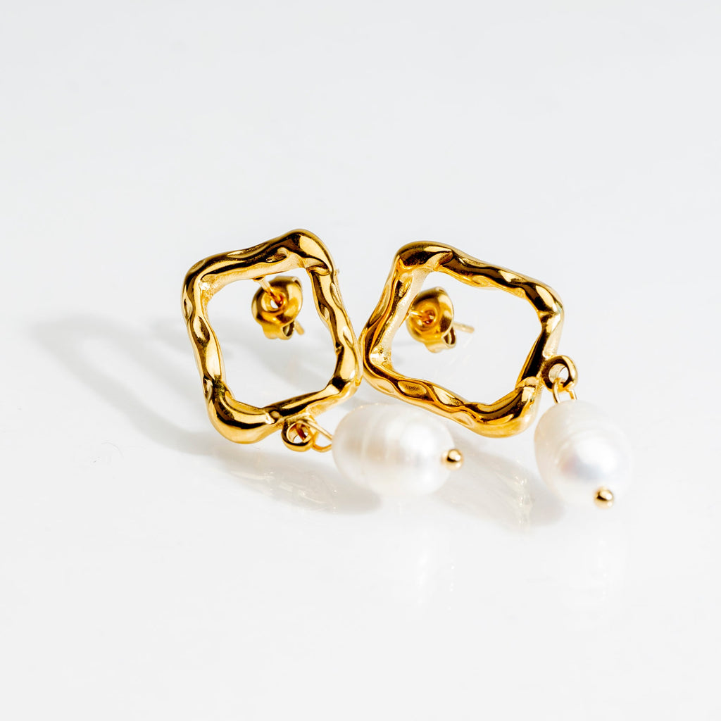 Frame Pearl Earrings